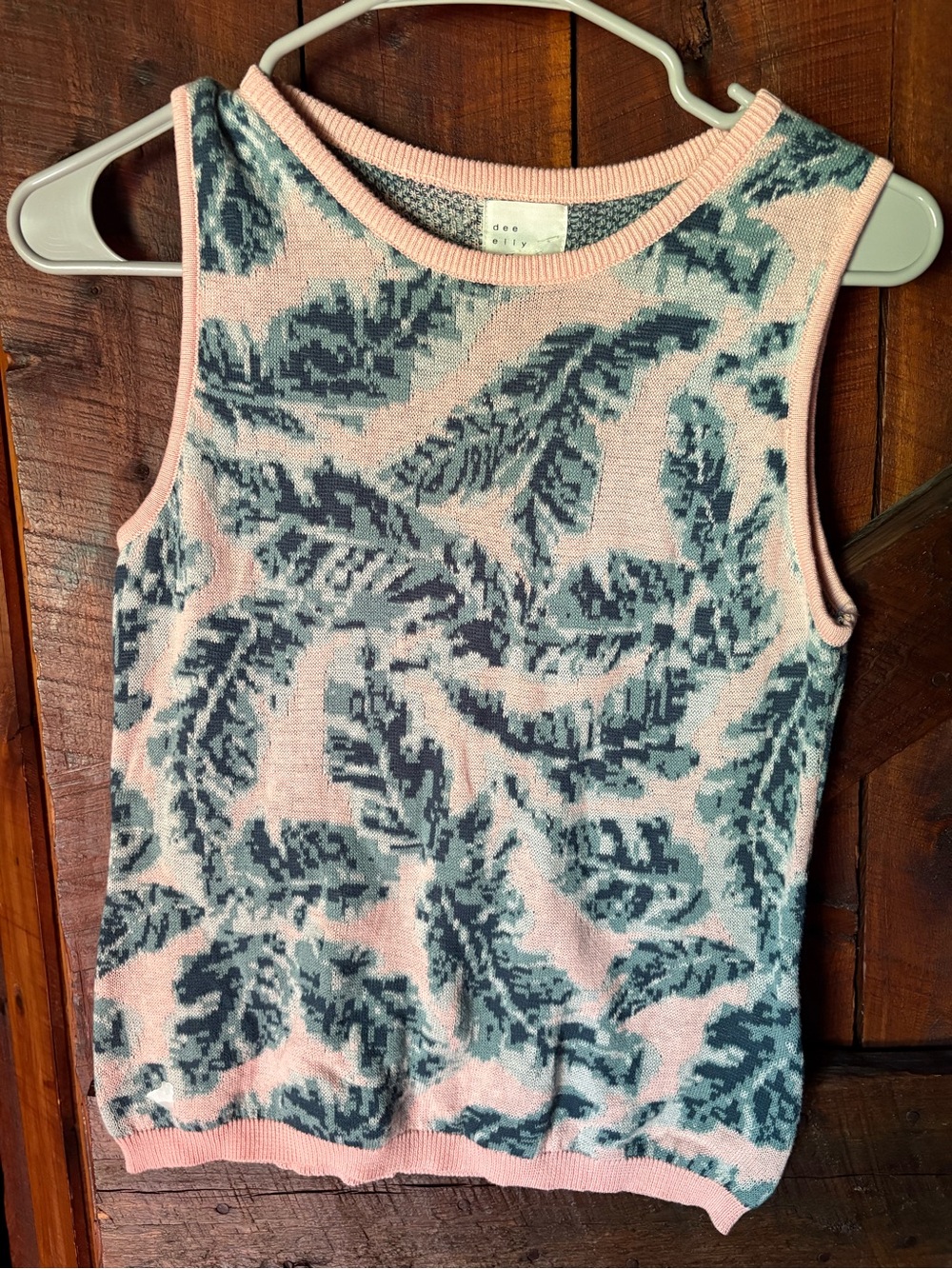 Leaf-Print Knit Tank Top in Pink and Green